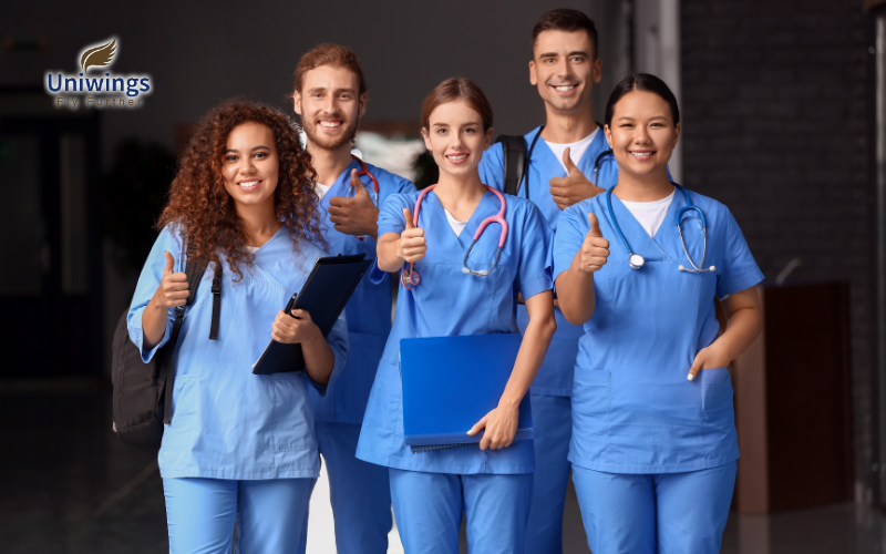 Cơ hội vàng với ngành Aged Care tại Úc cùng Uniwings